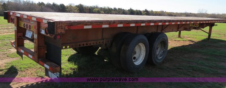 image for item B2271 1996 Great Dane expandable flatbed trailer