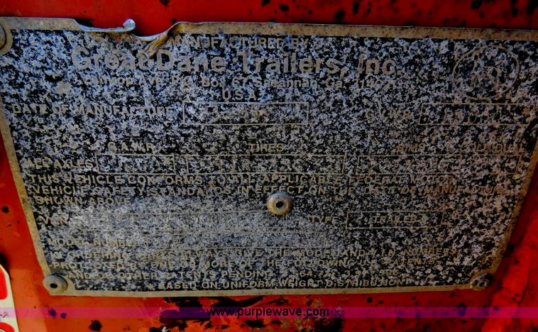 image for item B2271 1996 Great Dane expandable flatbed trailer