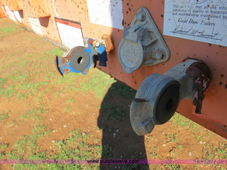 image for item B2271 1996 Great Dane expandable flatbed trailer