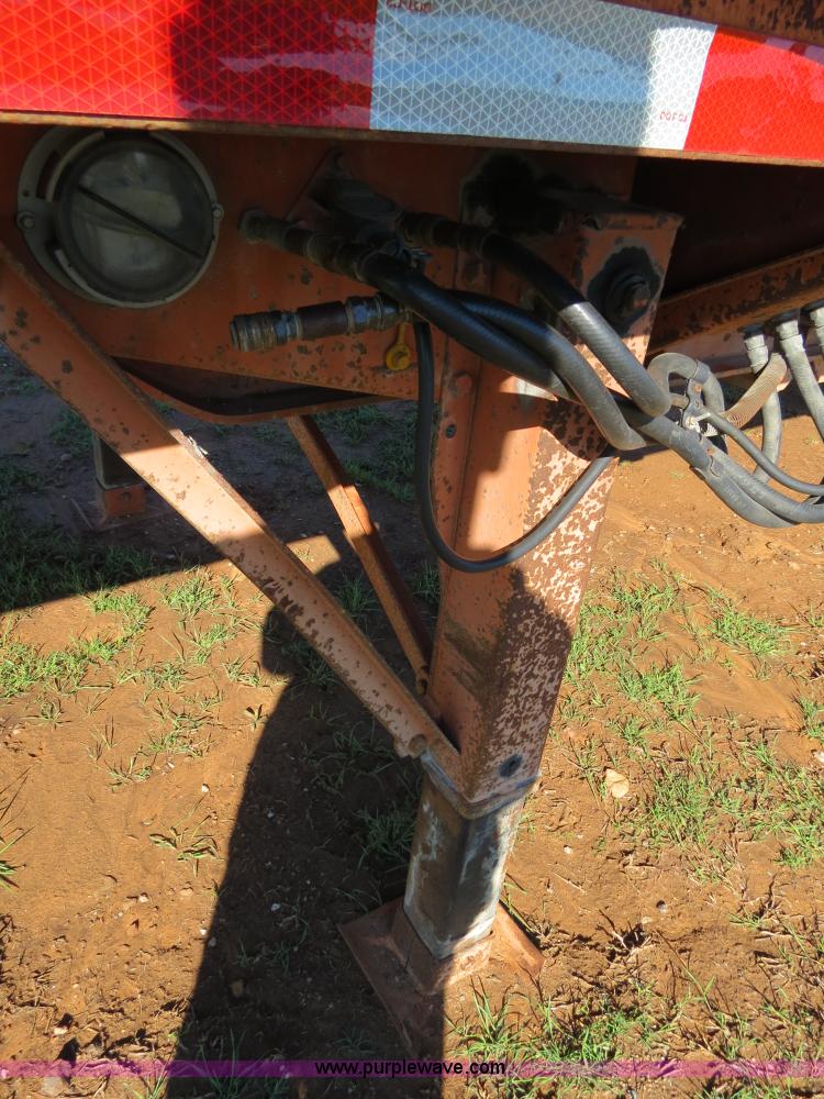 image for item B2271 1996 Great Dane expandable flatbed trailer