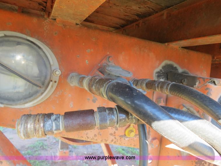 image for item B2271 1996 Great Dane expandable flatbed trailer