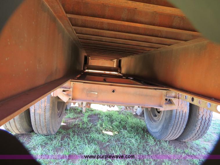 image for item B2271 1996 Great Dane expandable flatbed trailer