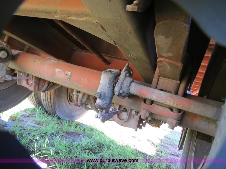 image for item B2271 1996 Great Dane expandable flatbed trailer