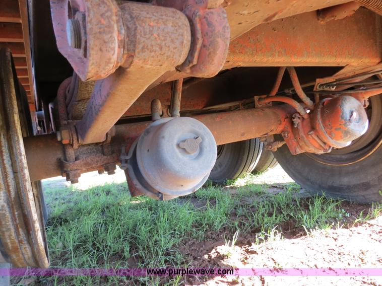 image for item B2271 1996 Great Dane expandable flatbed trailer