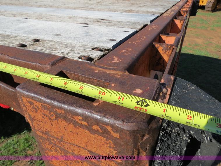 image for item B2271 1996 Great Dane expandable flatbed trailer