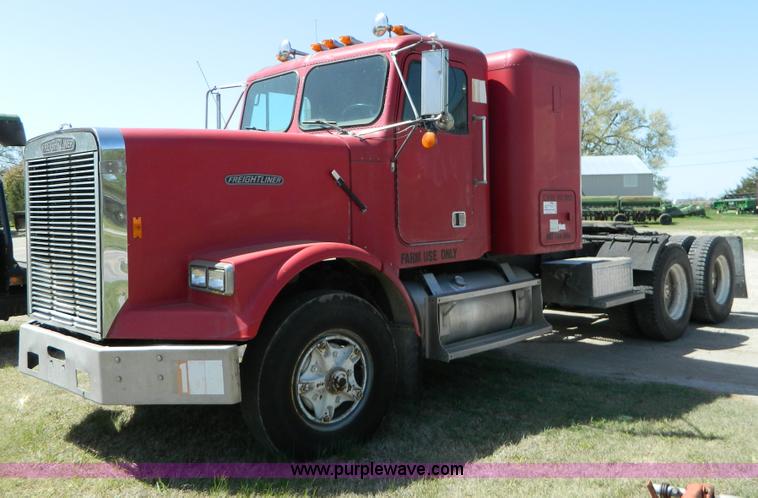 image for item B3608 1988 Freightliner FLC-64T semi truck