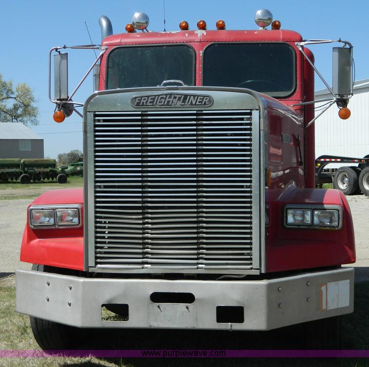 image for item B3608 1988 Freightliner FLC-64T semi truck