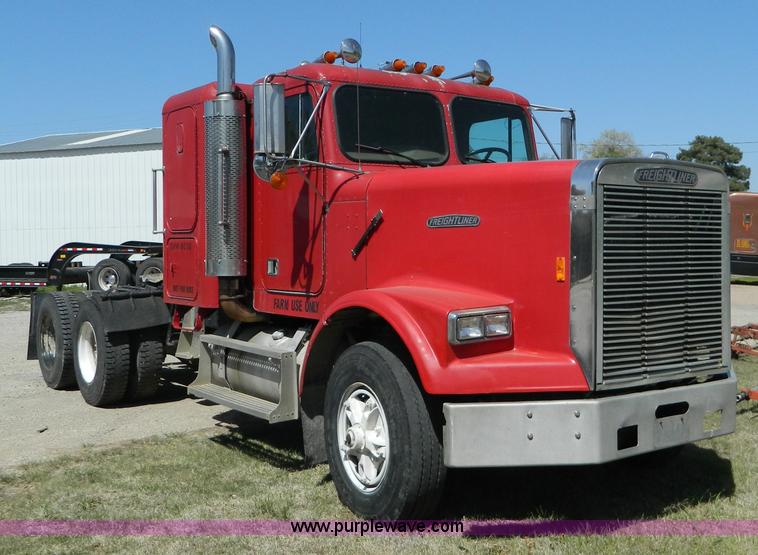image for item B3608 1988 Freightliner FLC-64T semi truck