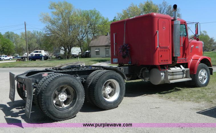 image for item B3608 1988 Freightliner FLC-64T semi truck