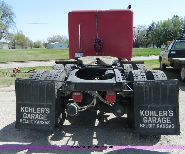 image for item B3608 1988 Freightliner FLC-64T semi truck