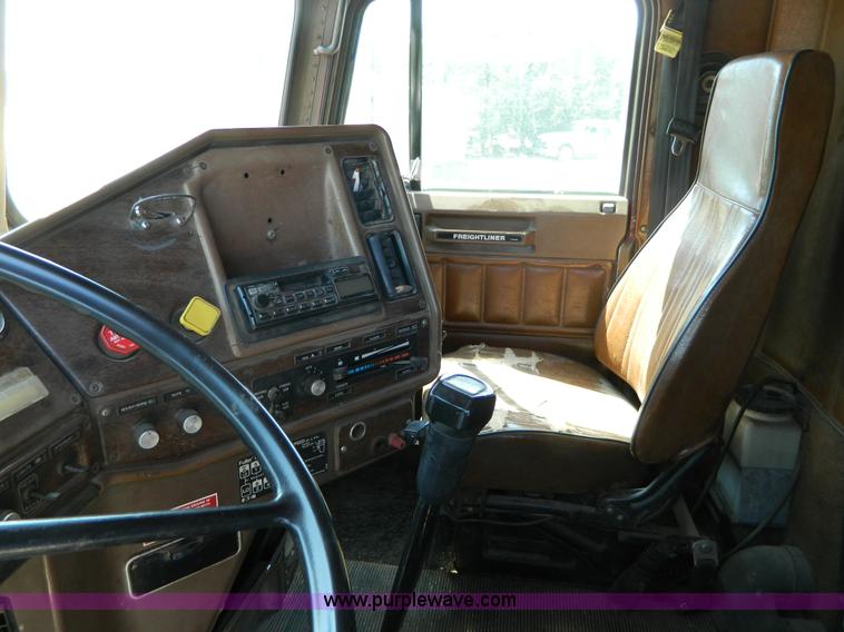 image for item B3608 1988 Freightliner FLC-64T semi truck