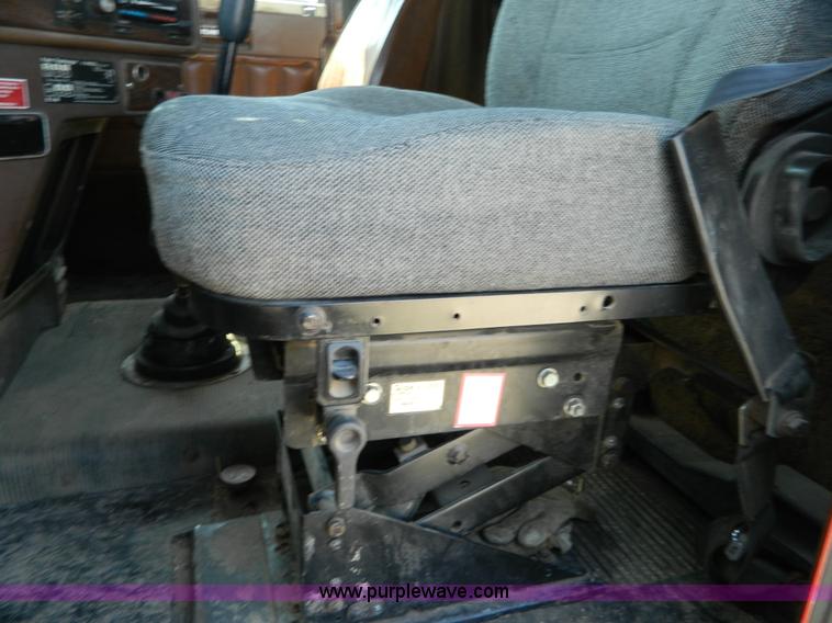 image for item B3608 1988 Freightliner FLC-64T semi truck