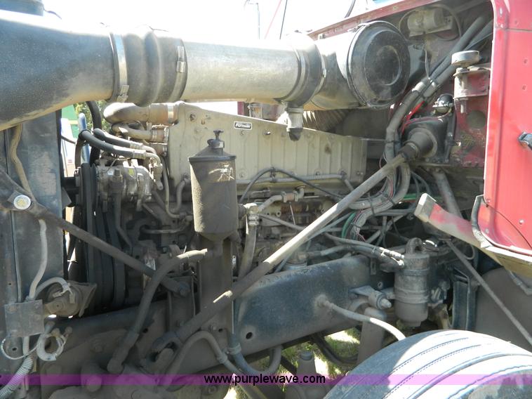 image for item B3608 1988 Freightliner FLC-64T semi truck