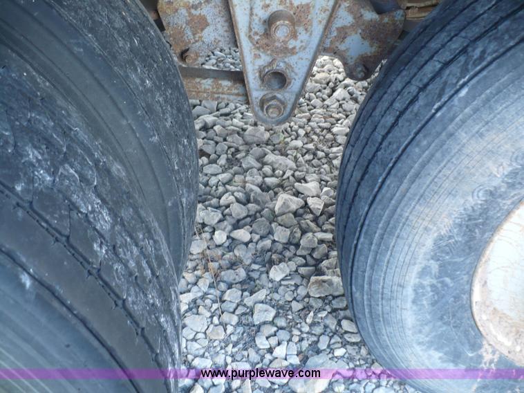 image for item B6312 1996 Trailmobile 53' dry van with Maxon lift