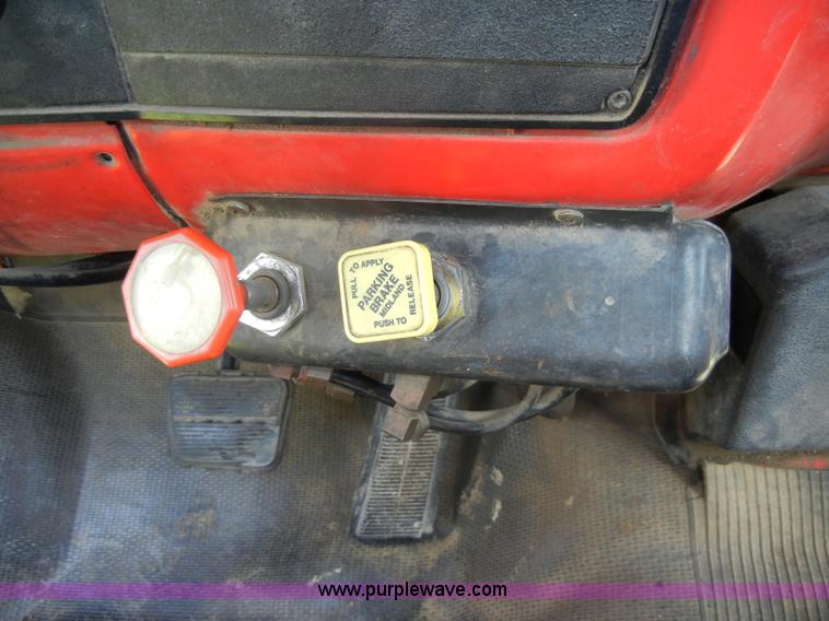 image for item C4381 1988 GMC TopKick 7000 semi truck