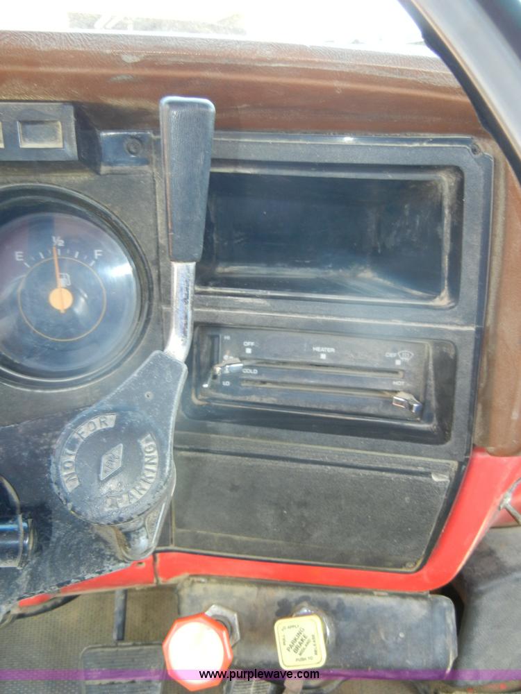 image for item C4381 1988 GMC TopKick 7000 semi truck