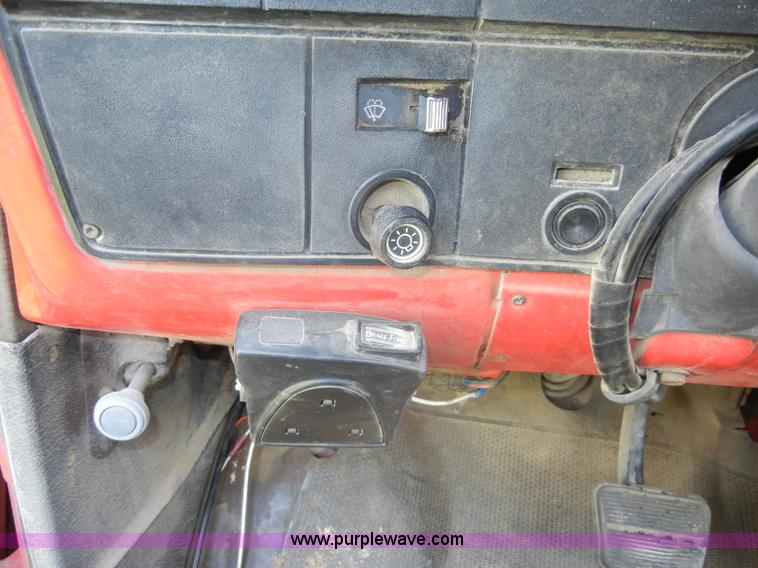 image for item C4381 1988 GMC TopKick 7000 semi truck