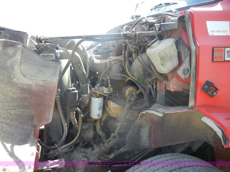 image for item C4381 1988 GMC TopKick 7000 semi truck