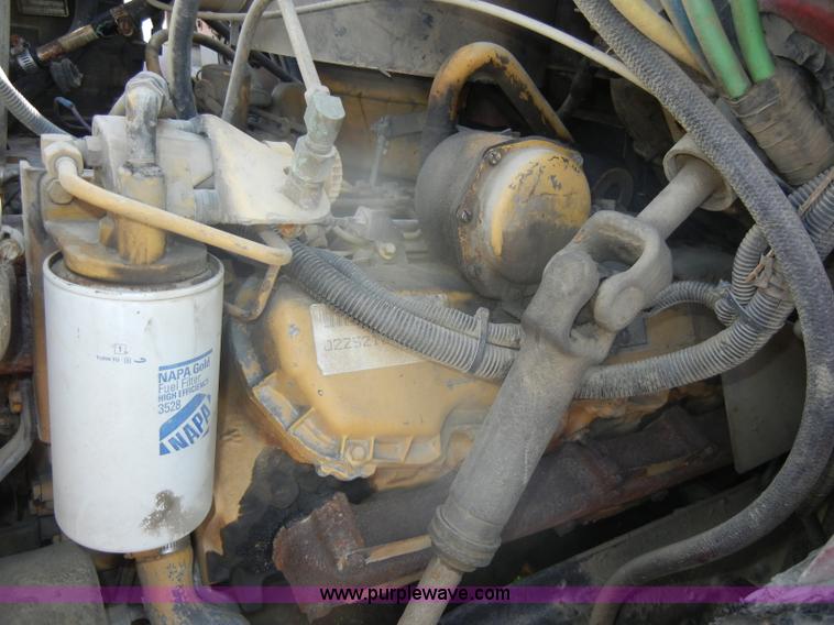 image for item C4381 1988 GMC TopKick 7000 semi truck