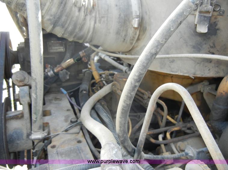 image for item C4381 1988 GMC TopKick 7000 semi truck