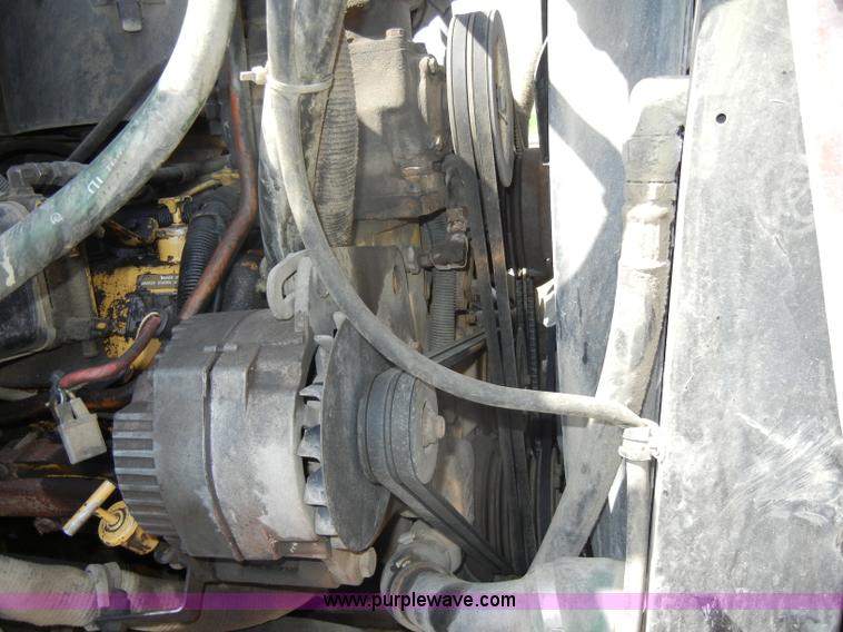 image for item C4381 1988 GMC TopKick 7000 semi truck