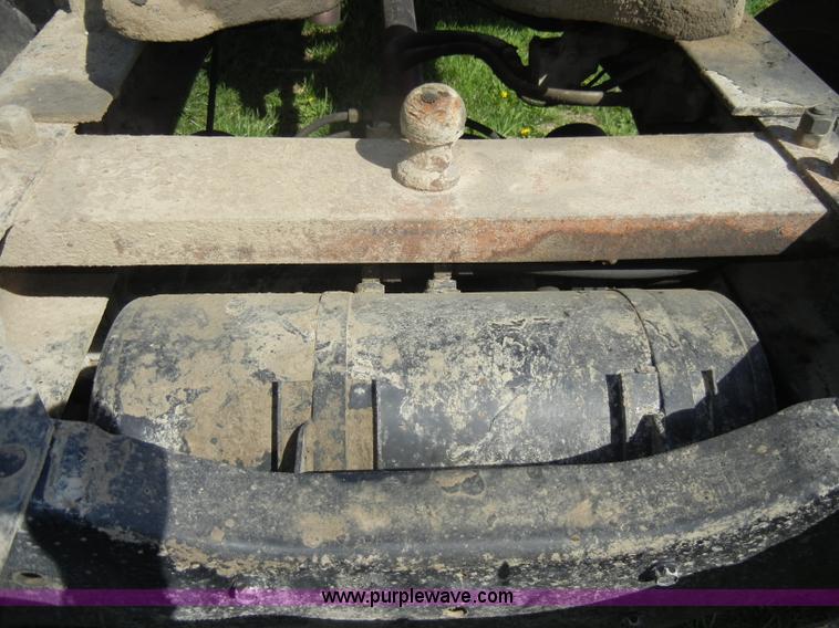 image for item C4381 1988 GMC TopKick 7000 semi truck