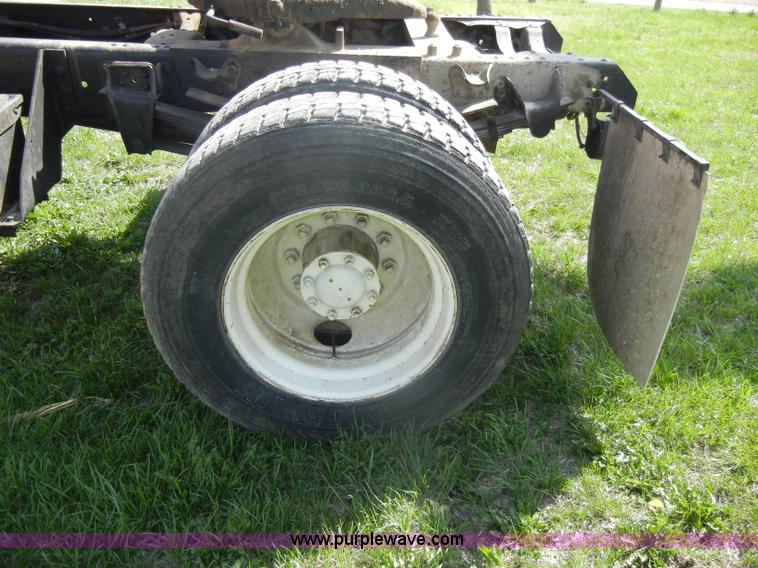 image for item C4381 1988 GMC TopKick 7000 semi truck