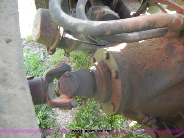 image for item C4381 1988 GMC TopKick 7000 semi truck