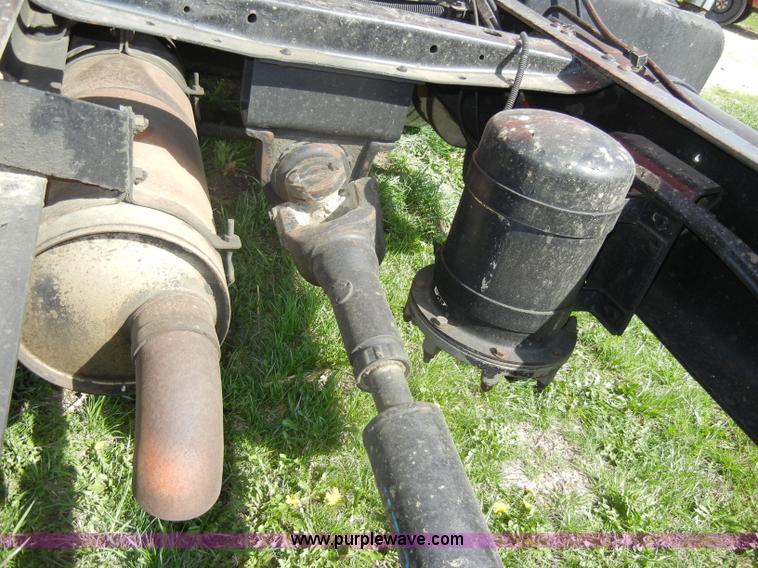 image for item C4381 1988 GMC TopKick 7000 semi truck