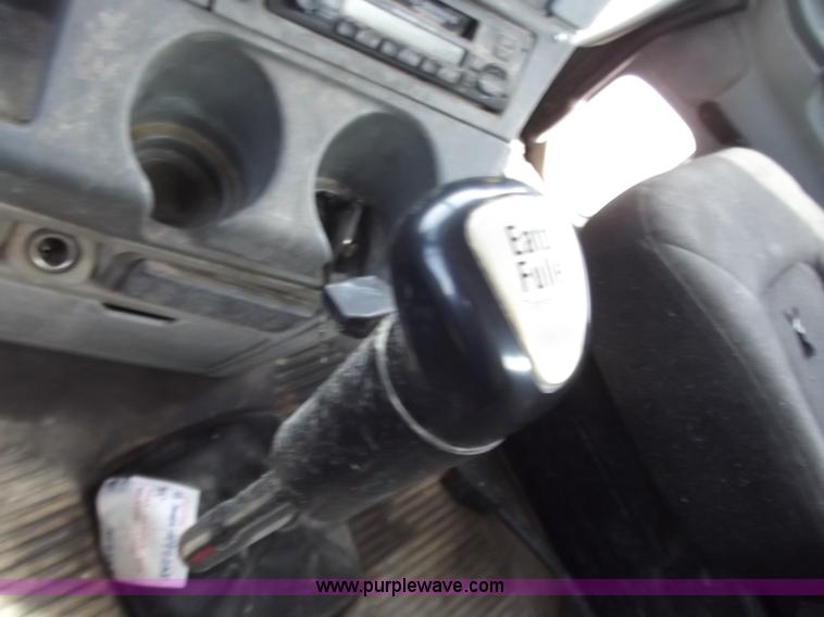 image for item D3766 2003 Freightliner Columbia CL120 semi truck