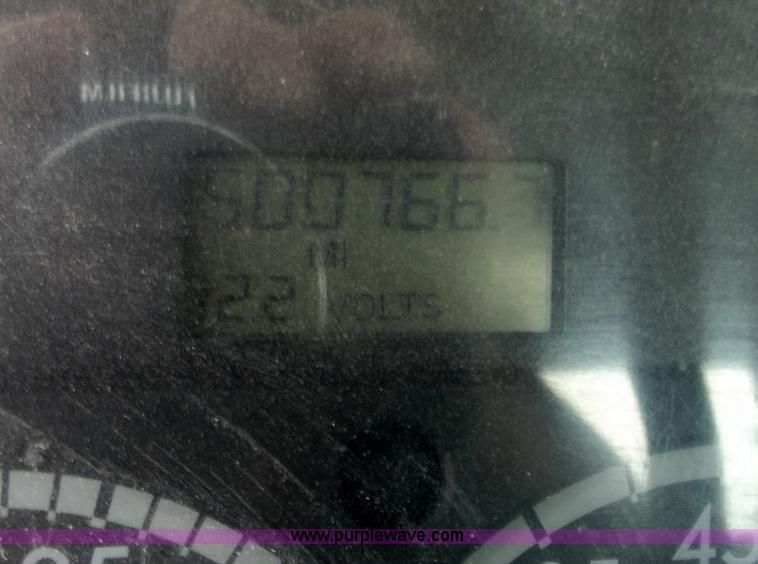 image for item D3766 2003 Freightliner Columbia CL120 semi truck