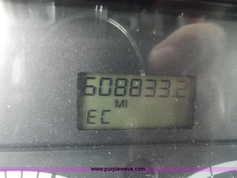 image for item D3767 2005 Freightliner Columbia CL120 semi truck