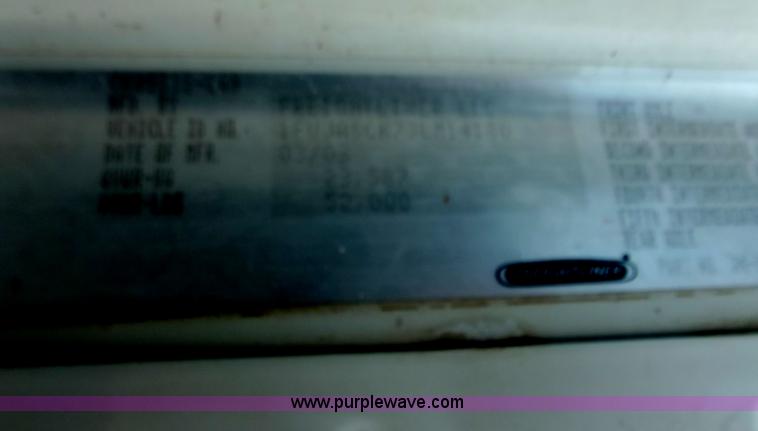 image for item D3772 2003 Freightliner Columbia CL120 semi truck