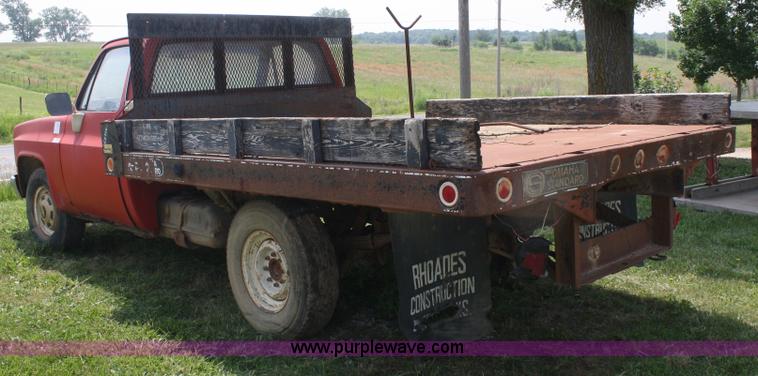 image for item 4738 1987 Chevrolet R20 Deluxe pickup truck