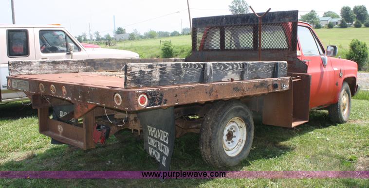 image for item 4738 1987 Chevrolet R20 Deluxe pickup truck