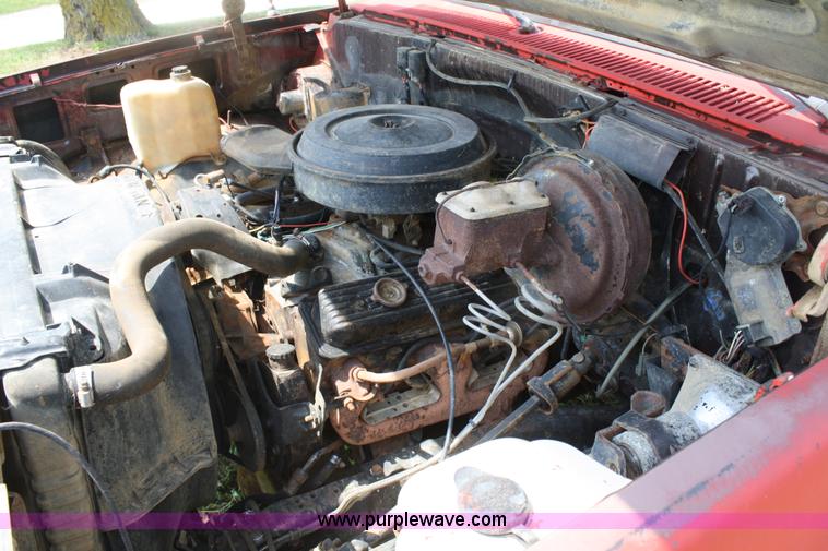 image for item 4738 1987 Chevrolet R20 Deluxe pickup truck