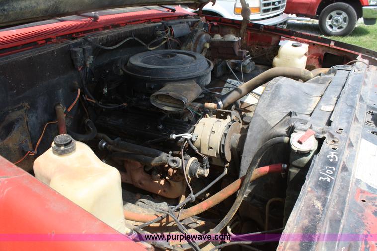 image for item 4738 1987 Chevrolet R20 Deluxe pickup truck