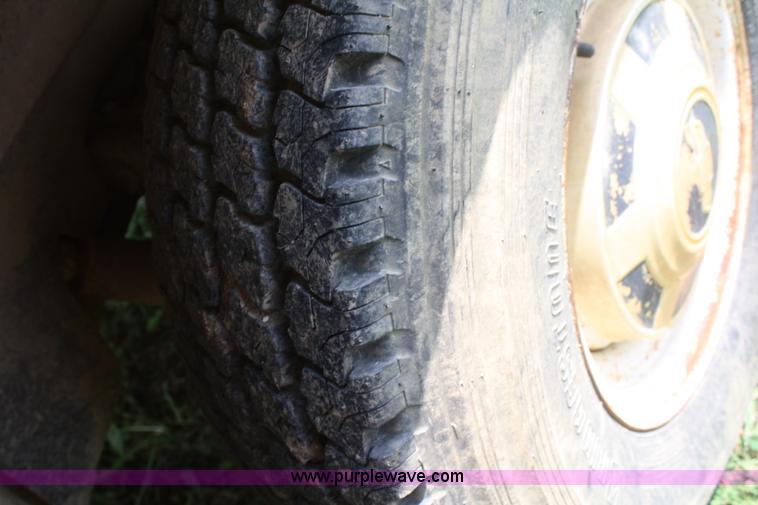 image for item 4738 1987 Chevrolet R20 Deluxe pickup truck