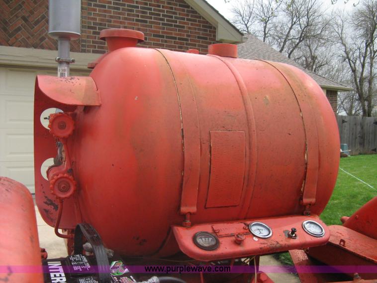 image for item A6143 1947 Case LA tractor