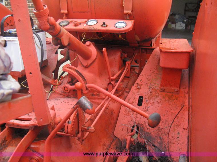 image for item A6143 1947 Case LA tractor