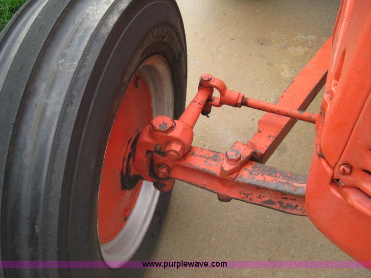 image for item A6143 1947 Case LA tractor