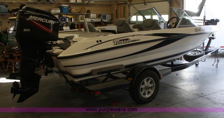 image for item A6815 2007 Triton 188-SF 18' boat