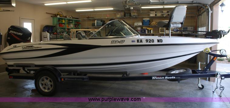 image for item A6815 2007 Triton 188-SF 18' boat