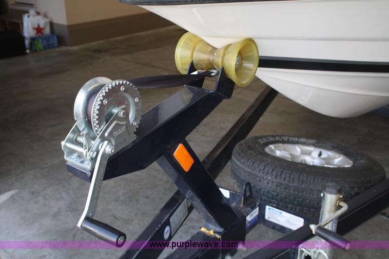 image for item A6815 2007 Triton 188-SF 18' boat