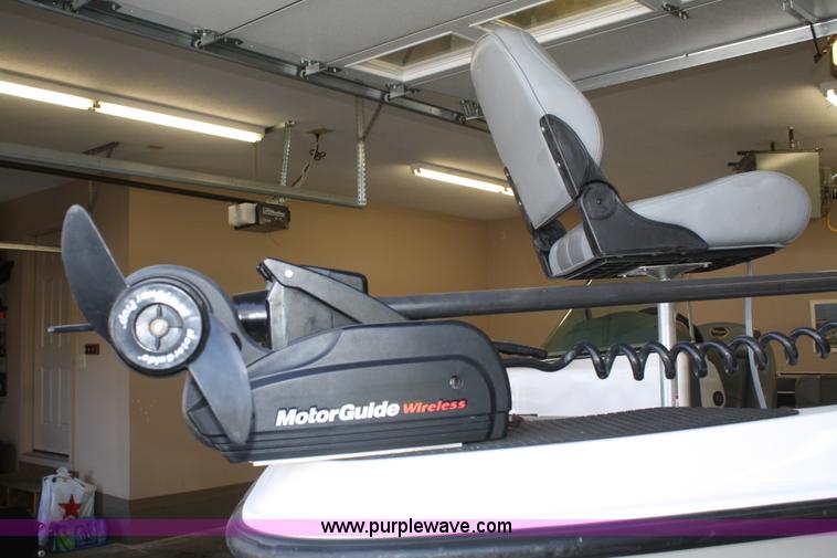 image for item A6815 2007 Triton 188-SF 18' boat