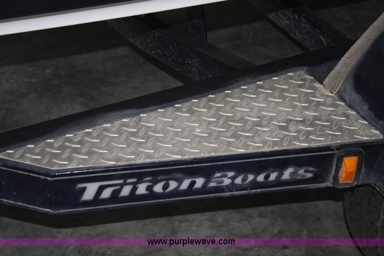 image for item A6815 2007 Triton 188-SF 18' boat