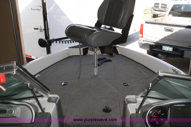 image for item A6815 2007 Triton 188-SF 18' boat