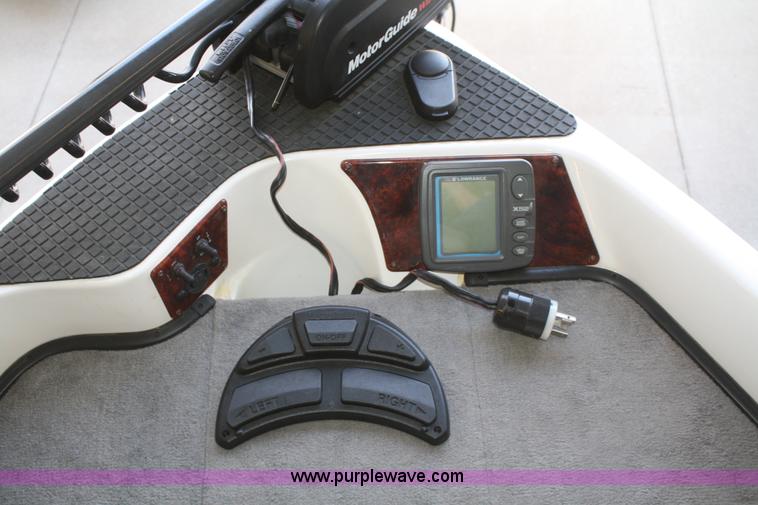 image for item A6815 2007 Triton 188-SF 18' boat