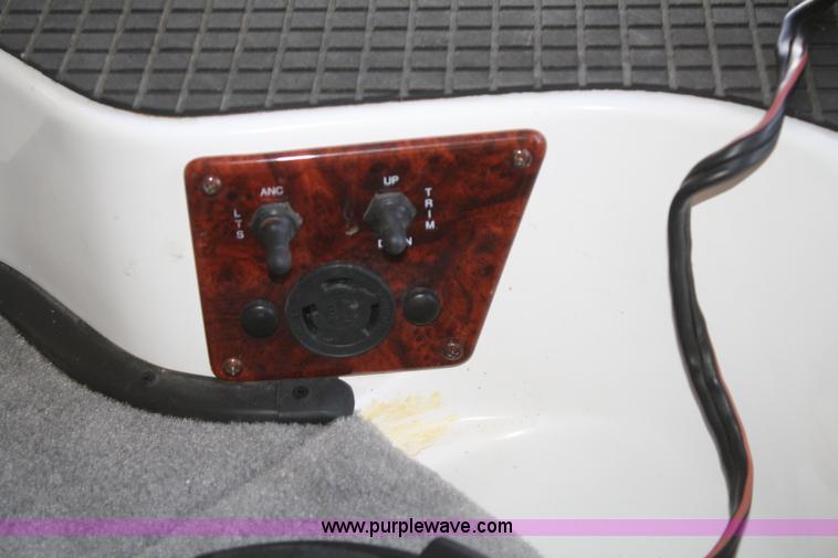 image for item A6815 2007 Triton 188-SF 18' boat