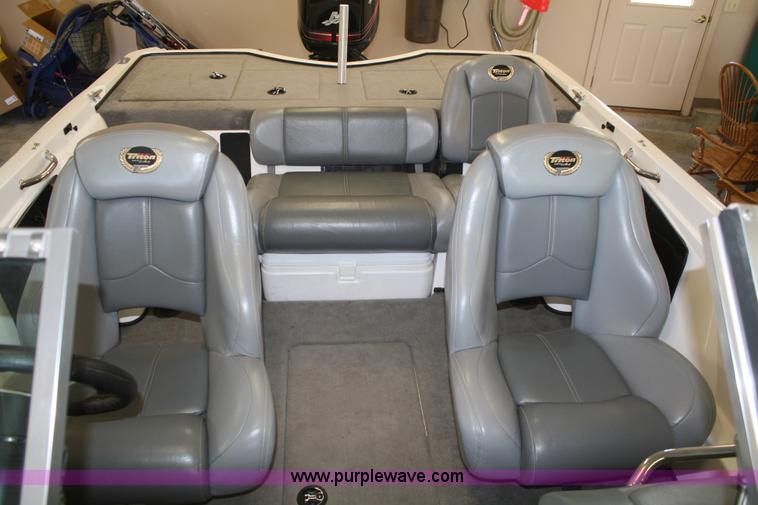 image for item A6815 2007 Triton 188-SF 18' boat